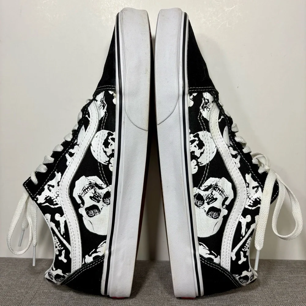 Vans Skull Old Skool Sneakers- men’s 11.5